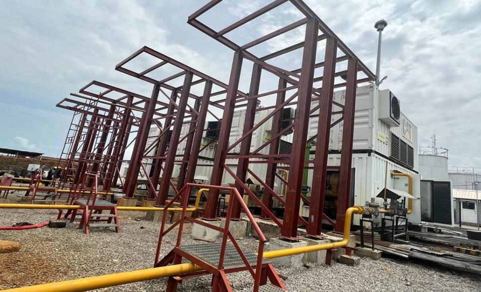 Generator container fabrication and piping, photograph 8