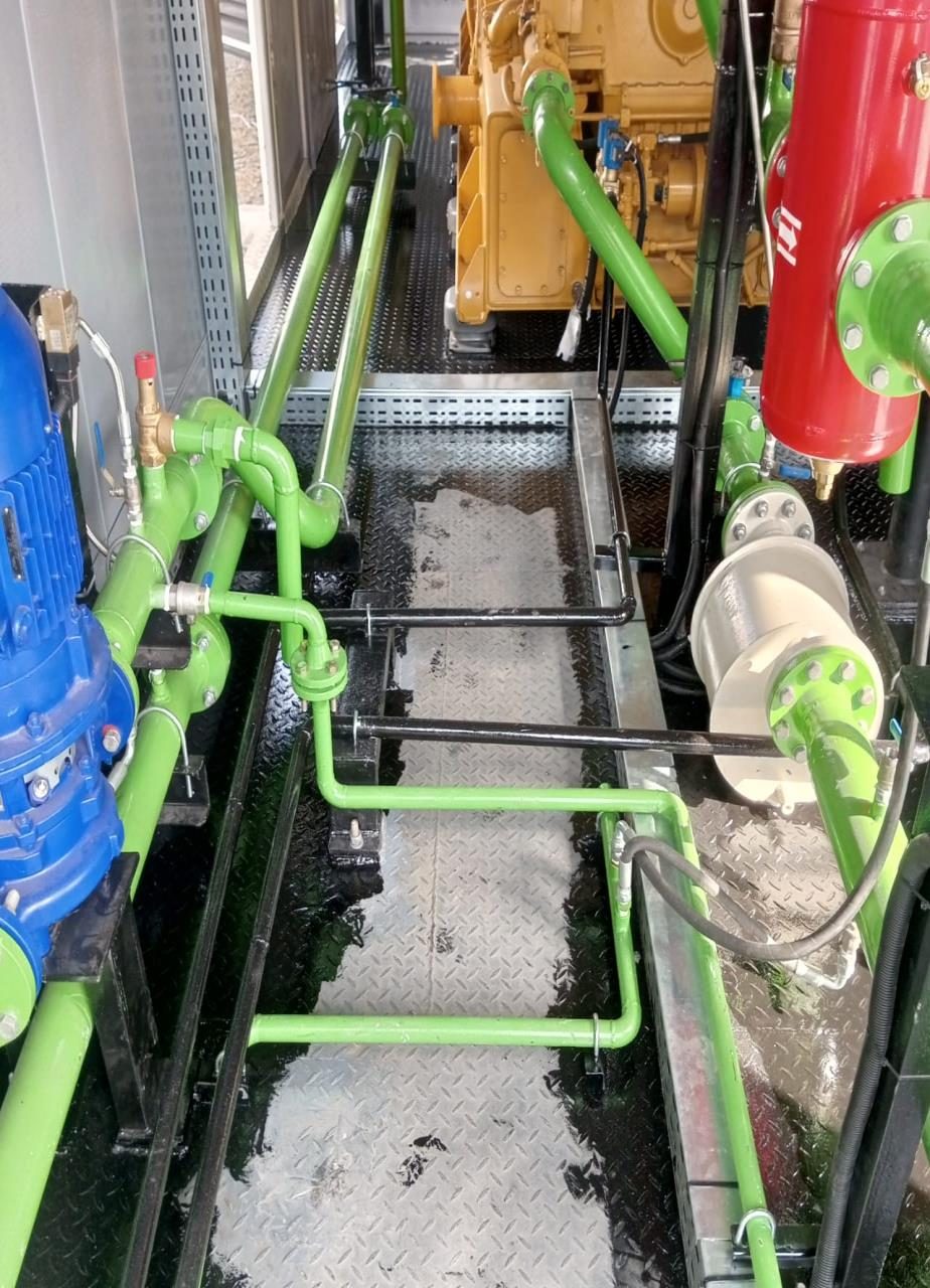Generator container fabrication and piping, photograph 12