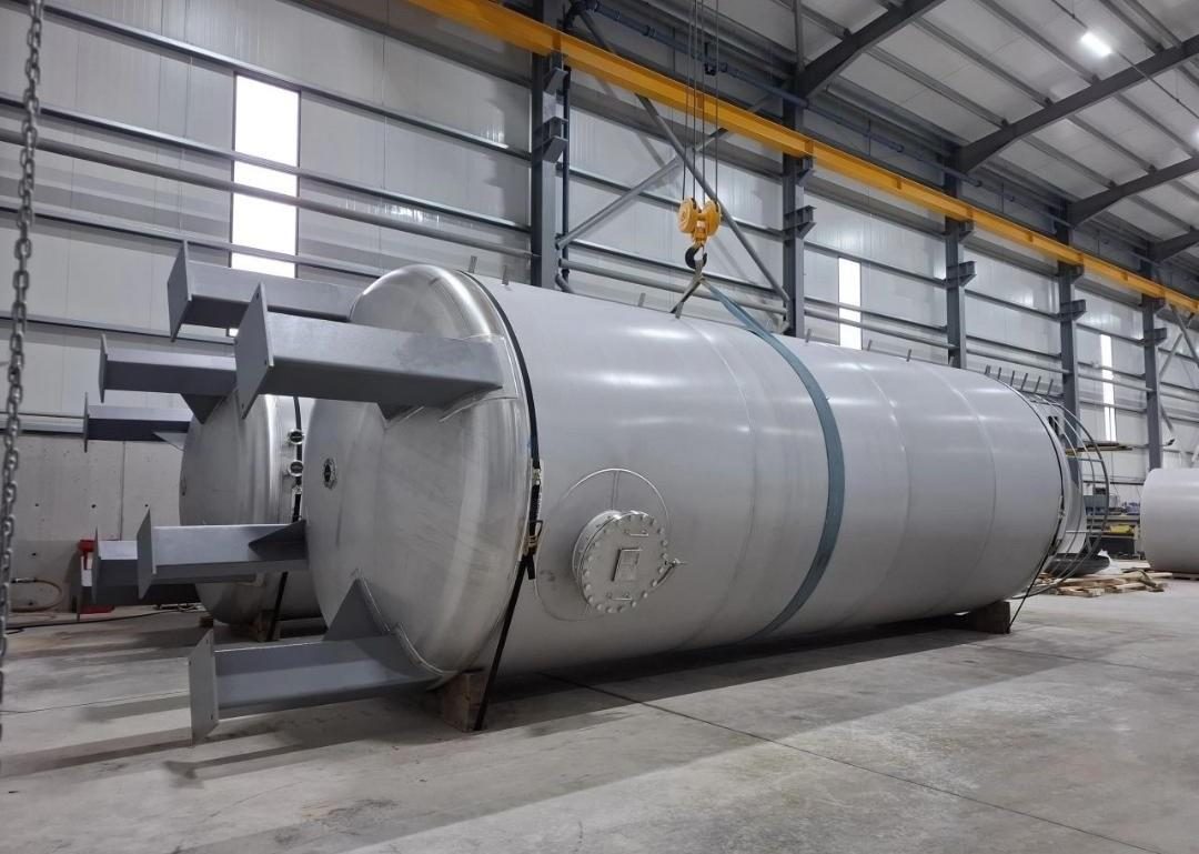 Stainless steel process line installations, photograph 10