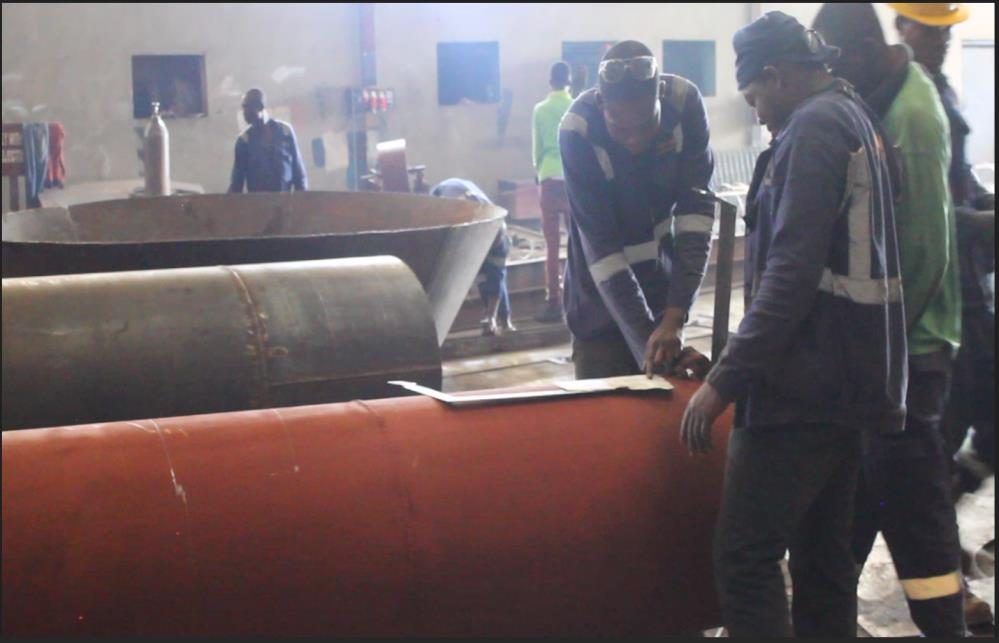 Fabrication at the Maven workshop, photograph 5