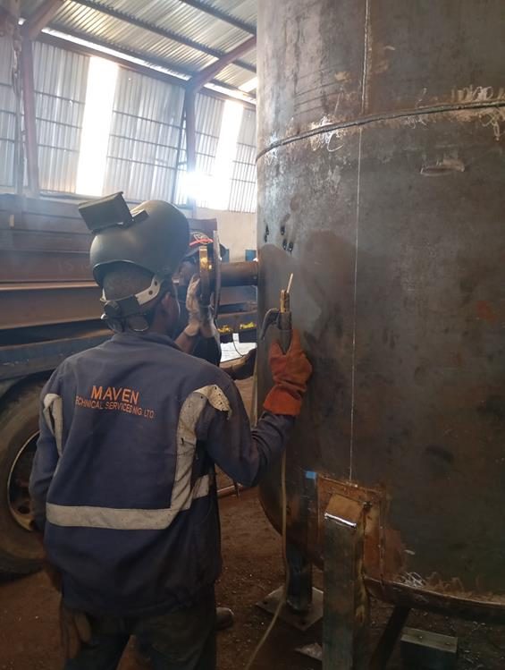 Fabrication at the Maven workshop, photograph 7